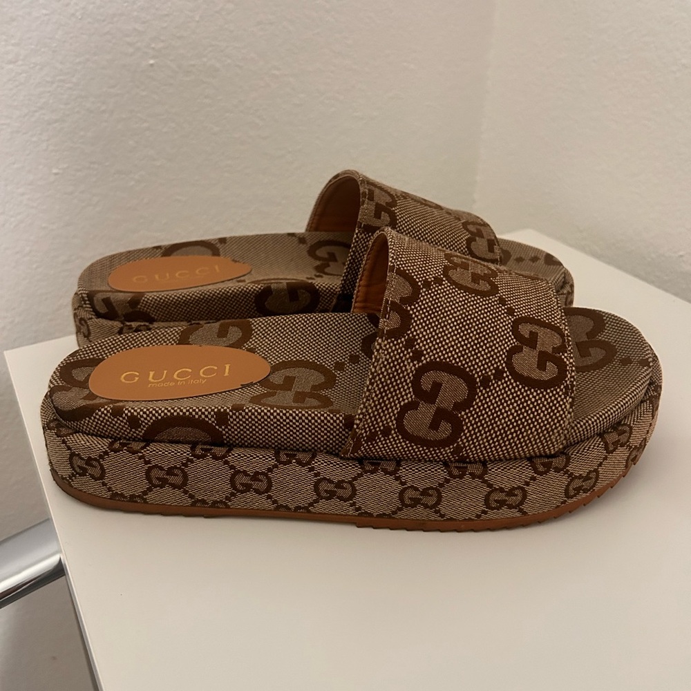 Gucci Womens Tan Monogram Slide Platform Sandals